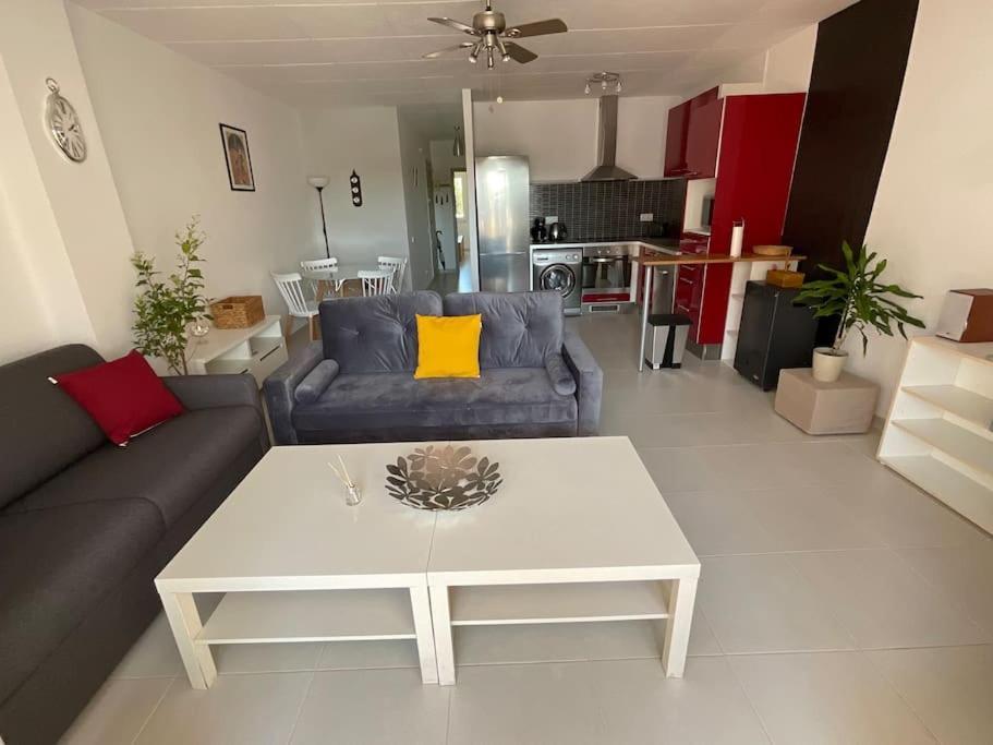 Lindo Apartamento Con Vistas Al Puerto Mistral Ampuriabrava Exterior foto